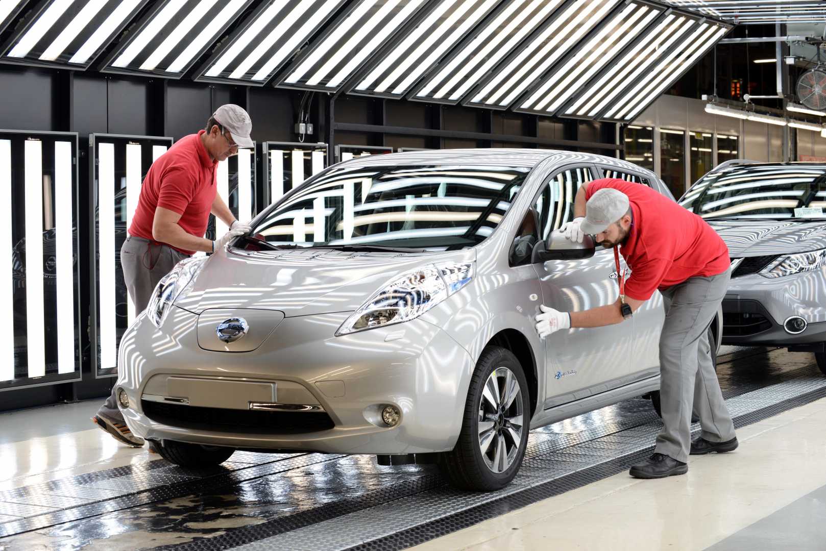 50,000th Nissan LEAF produced in the UK - image courtesy of Nissan