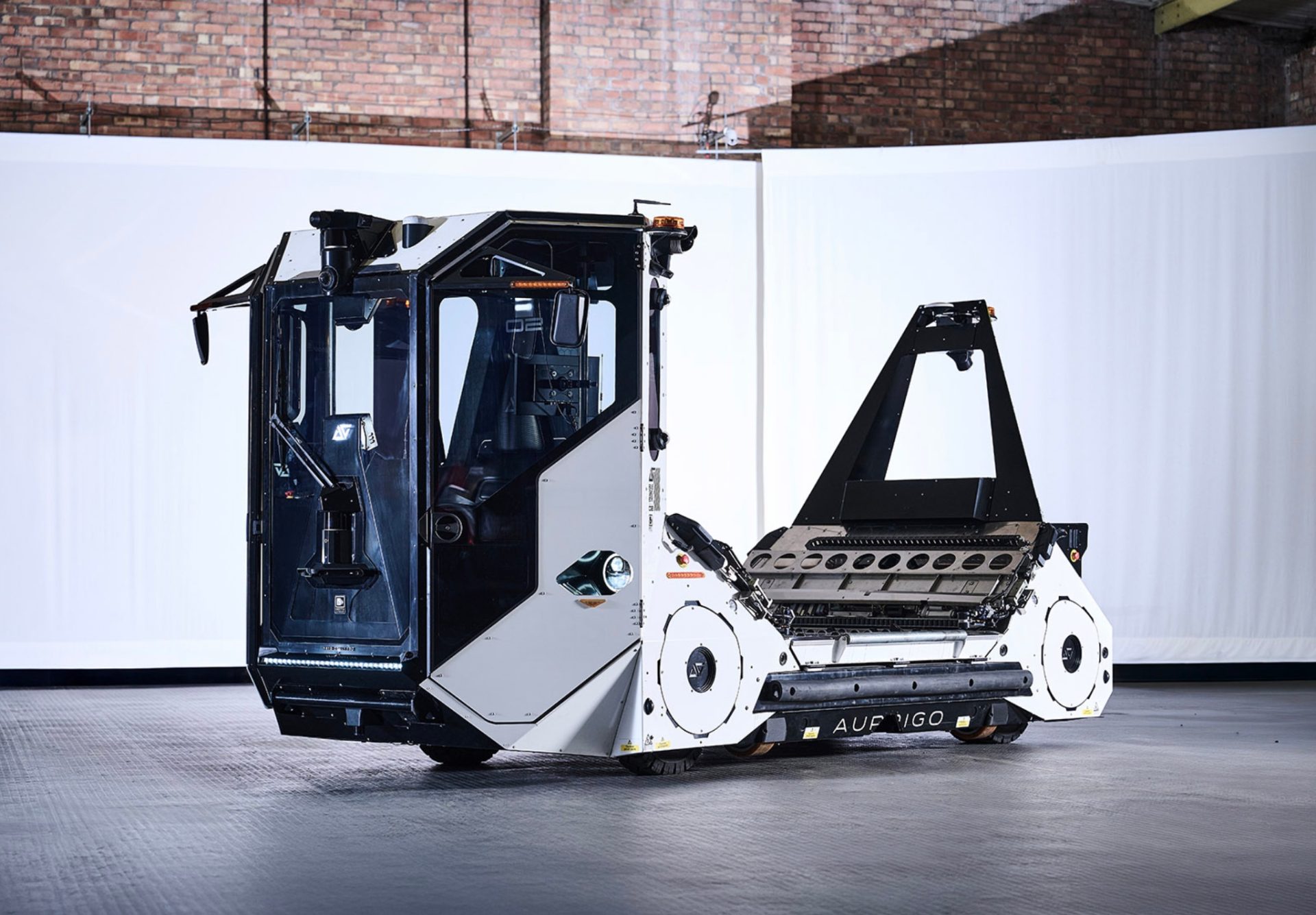 Auto-DollyTug (2025)