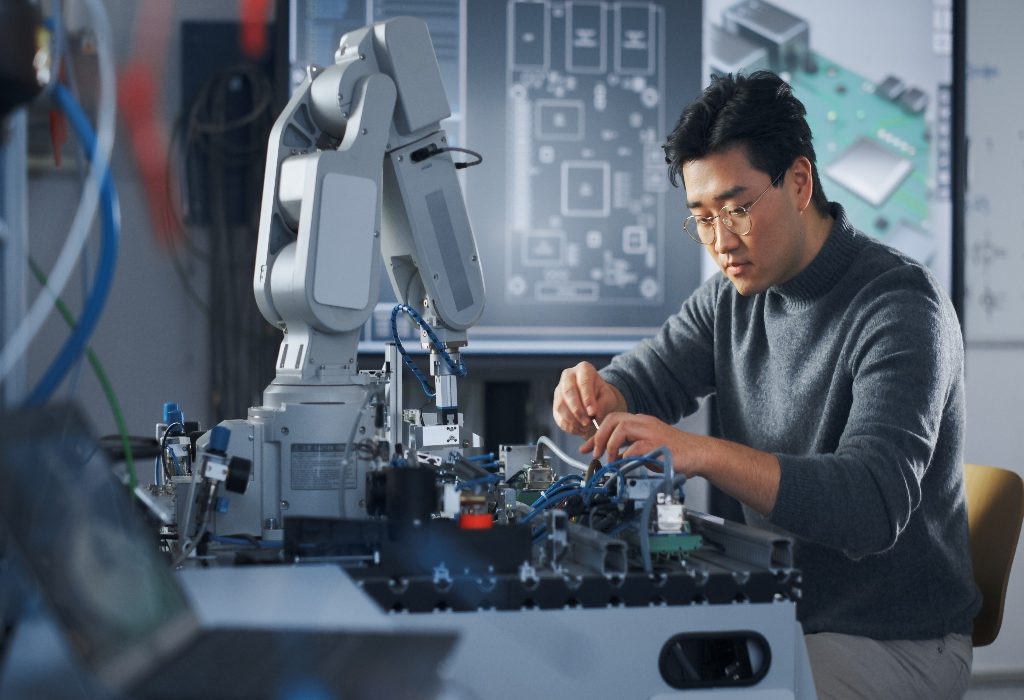 Young people in robotics shutterstock_2188603487 (1)