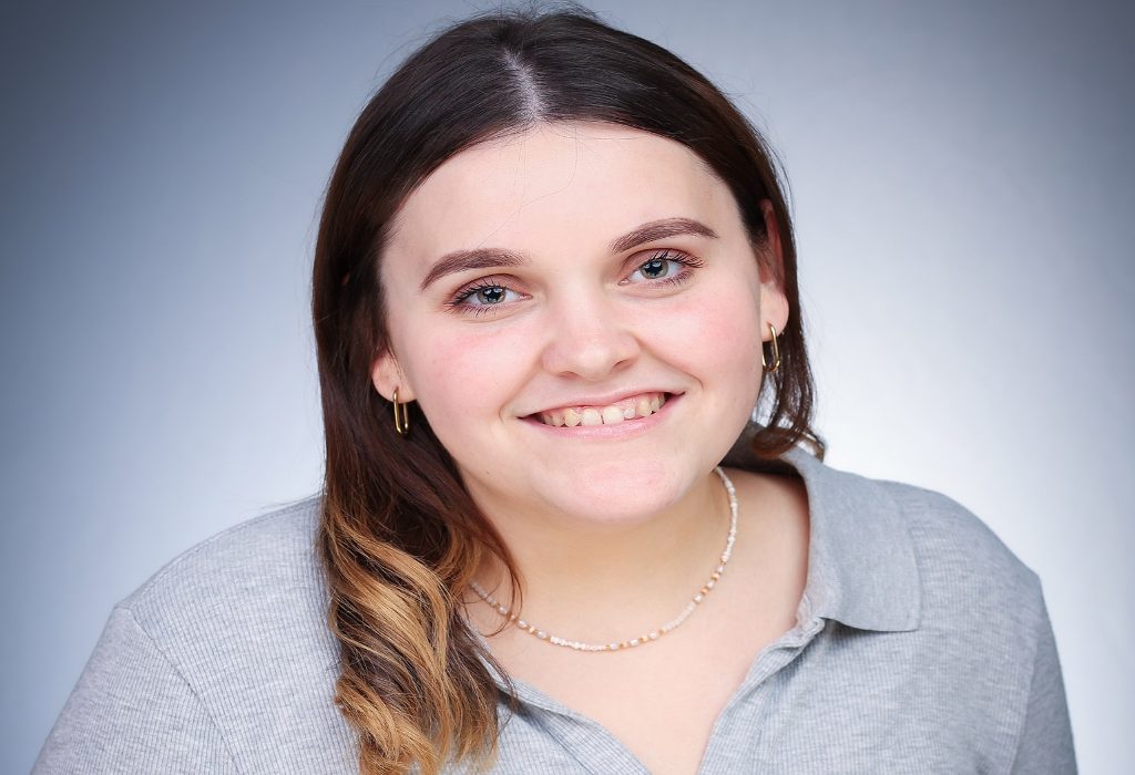 Ellie Harrington, Europlaz