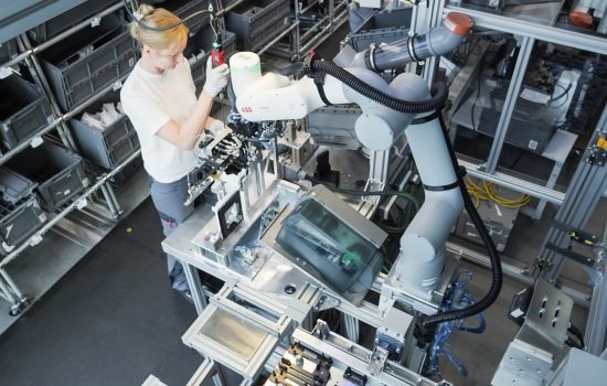 From niche to mainstream: how cobots are reshaping modern manufacturing