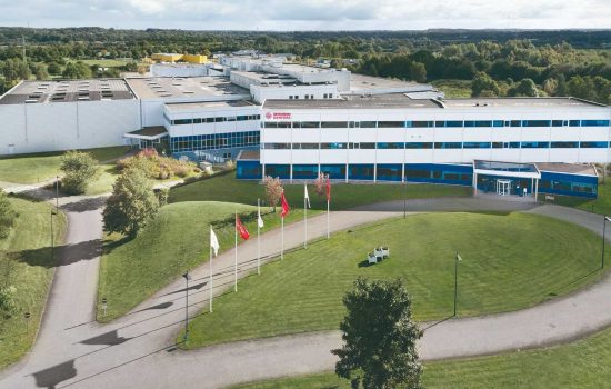 Danfoss strengthens its electrification business with full ownership of Semikron Danfoss