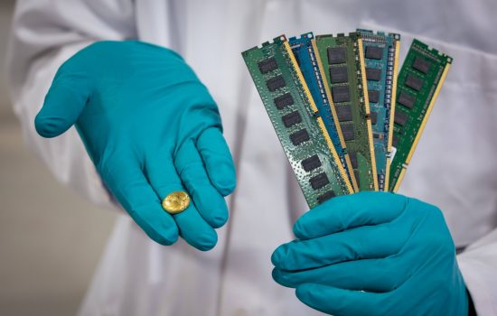 Bank of England turns old phones into gold with The Royal Mint