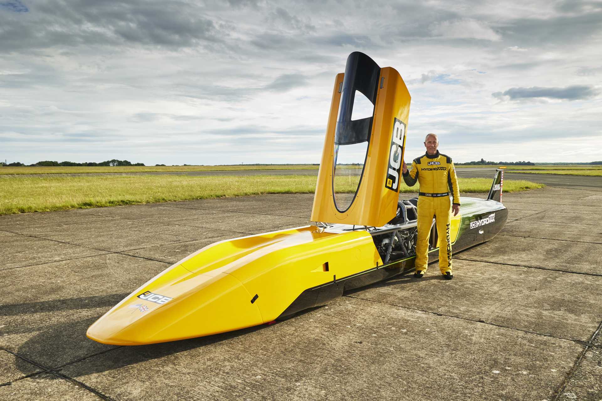 Wing Commander Andy Green with Hydromax