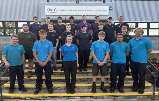 Pall_Aerospace_Redruth_Apprentices_web (1)
