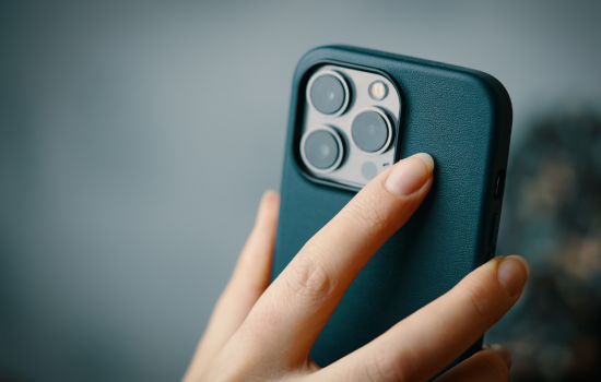 Apple commits $100m to US titanium manufacturing